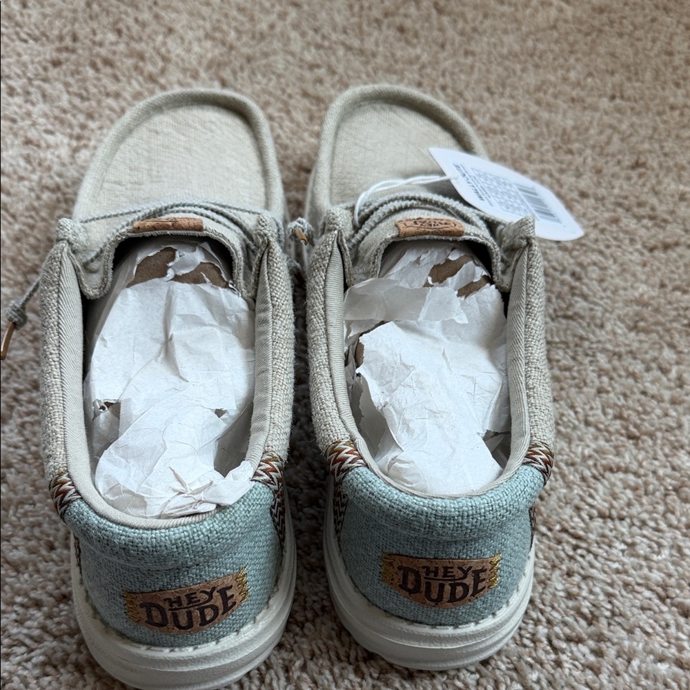 Hey Dude Tan Loafers - Picture 6 of 7